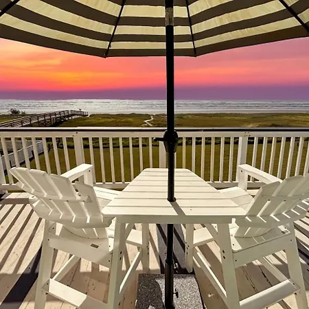 Beachfront Million Dollar Views 2 King Beds